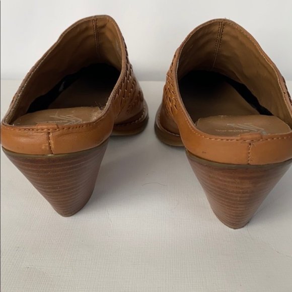 White Mountain Bronco Western Mules in  tan leather - Picture 10 of 12